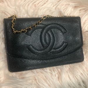 CHANEL wallet on chain